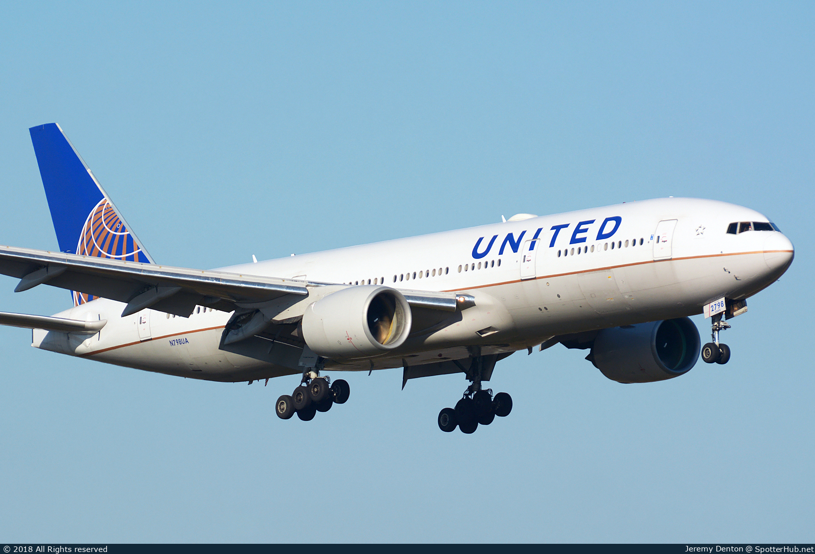 Photo of N798UA - Boeing 777-222(ER) operated by United Airlines