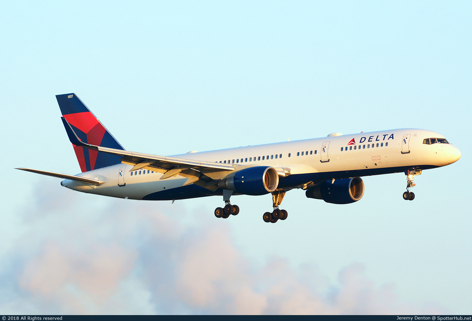 Photo of N710TW - Boeing 757-2Q8 operated by Delta Air Lines