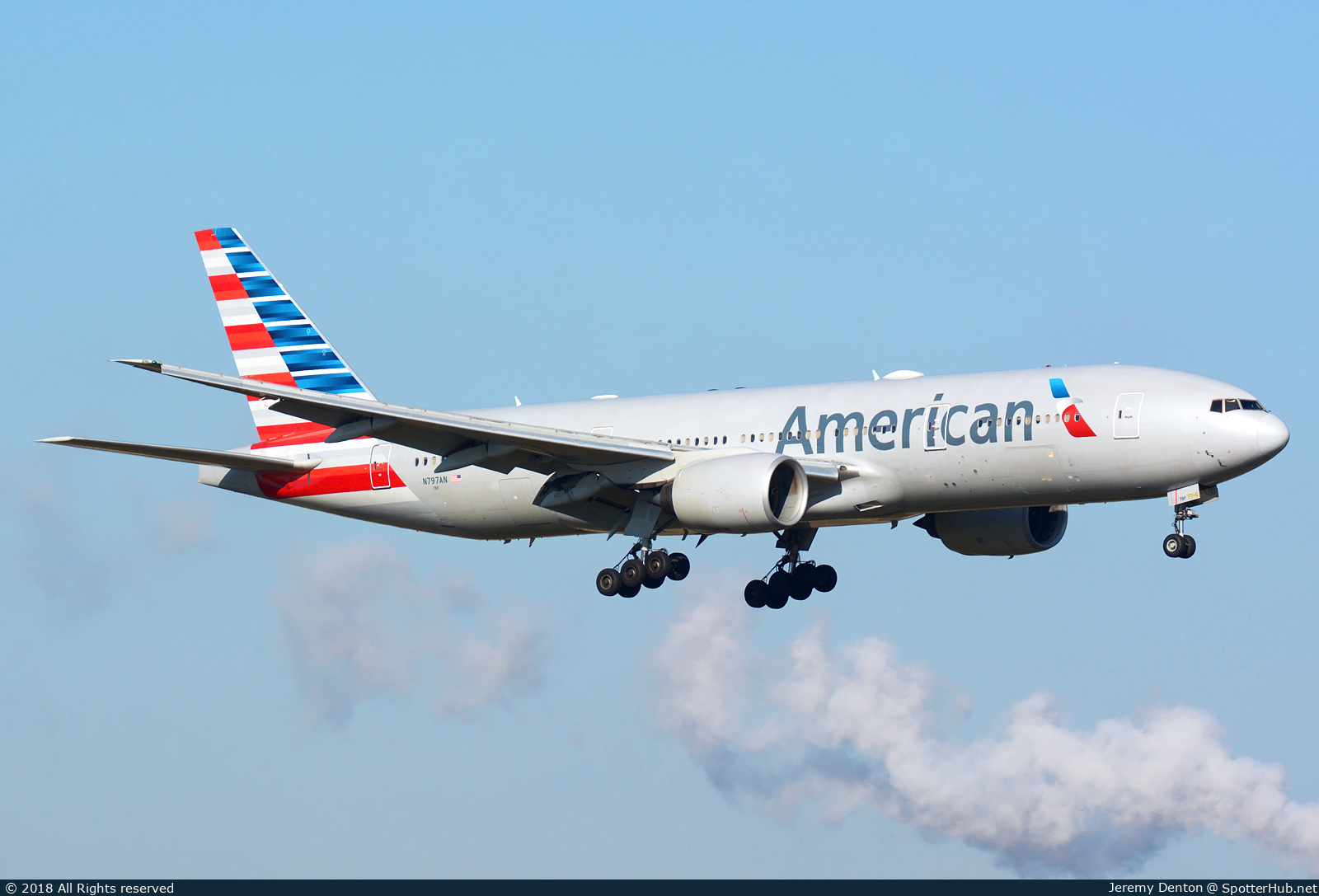 Photo of N797AN - Boeing 777-223(ER) operated by American Airlines