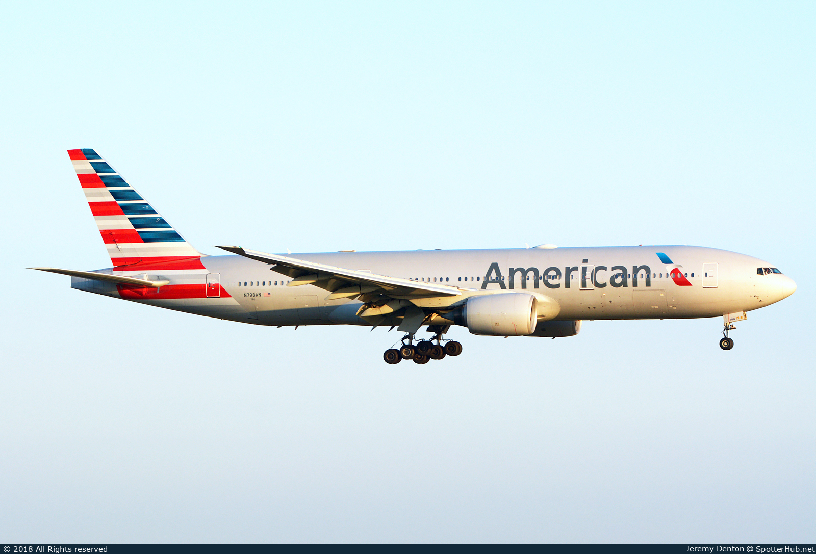 Photo of N798AN - Boeing 777-223(ER) operated by American Airlines