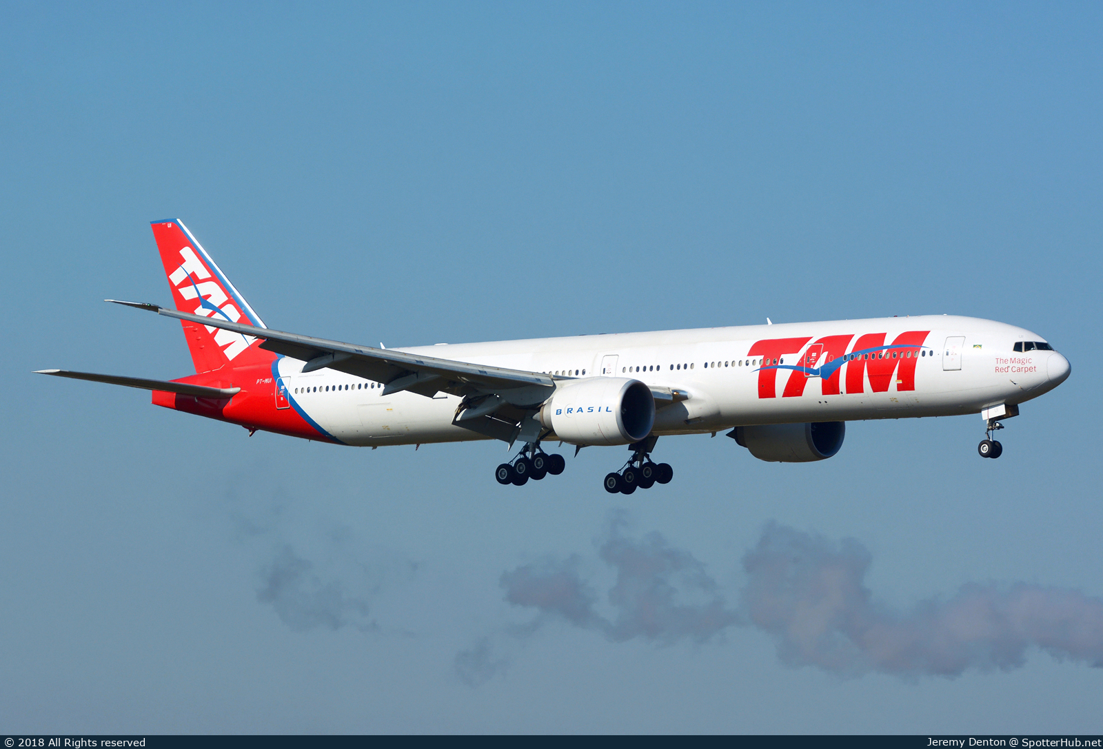 Photo of PT-MUI - Boeing 777-32W(ER) operated by TAM Linhas Aéreas