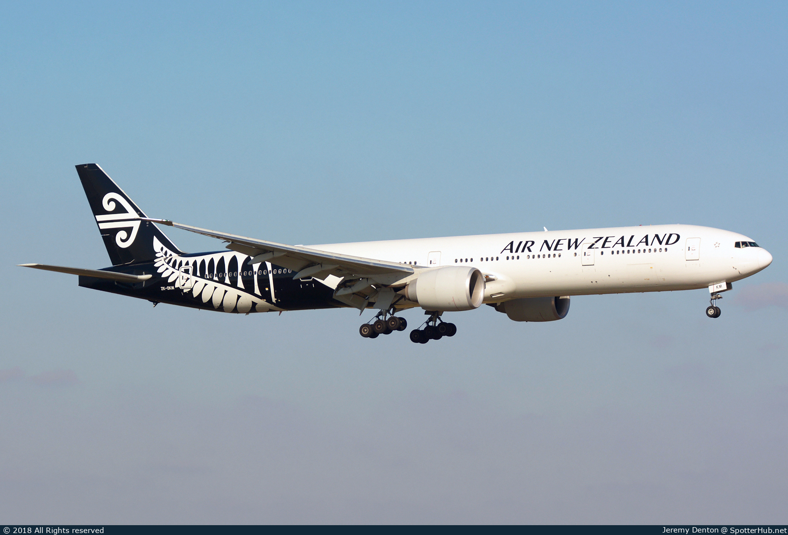 Photo of ZK-OKM - Boeing 777-319(ER) operated by Air New Zealand