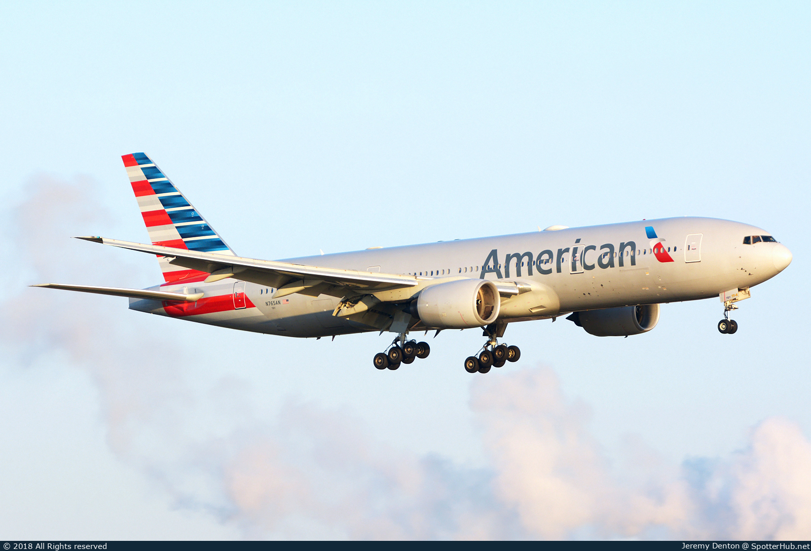 Photo of N765AN - Boeing 777-223(ER) operated by American Airlines