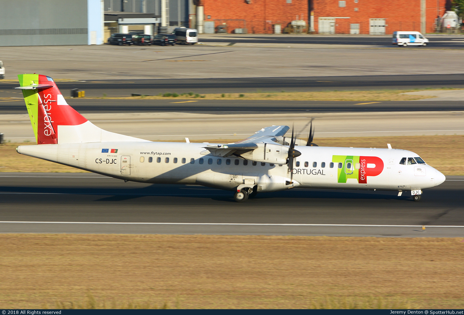 Photo of CS-DJC - ATR 72-600 operated by TAP Express (opb White Airways)