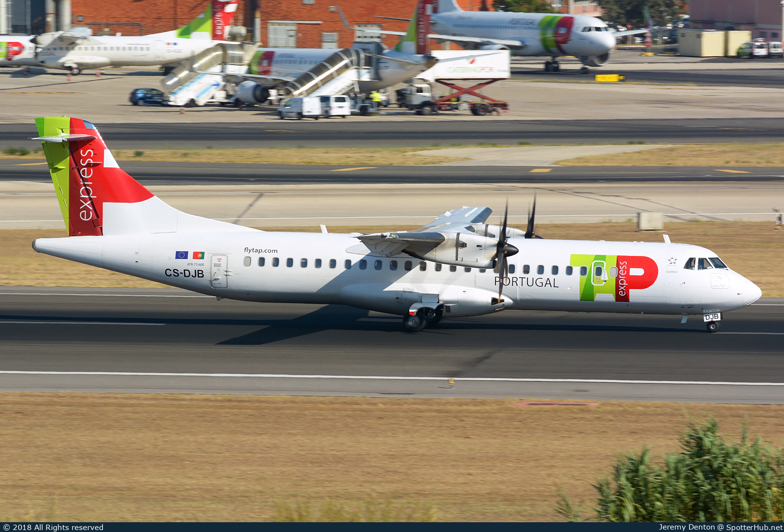 Photo of CS-DJB - ATR 72-600 operated by TAP Express (opb White Airways)