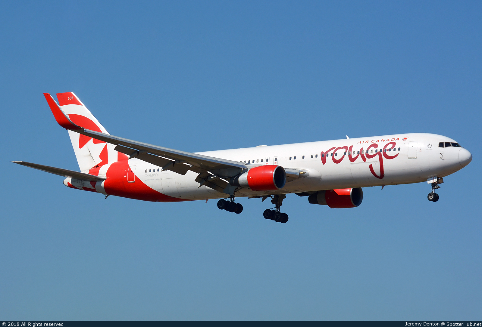 Photo of C-FMWY - Boeing 767-333(ER) operated by Air Canada Rouge
