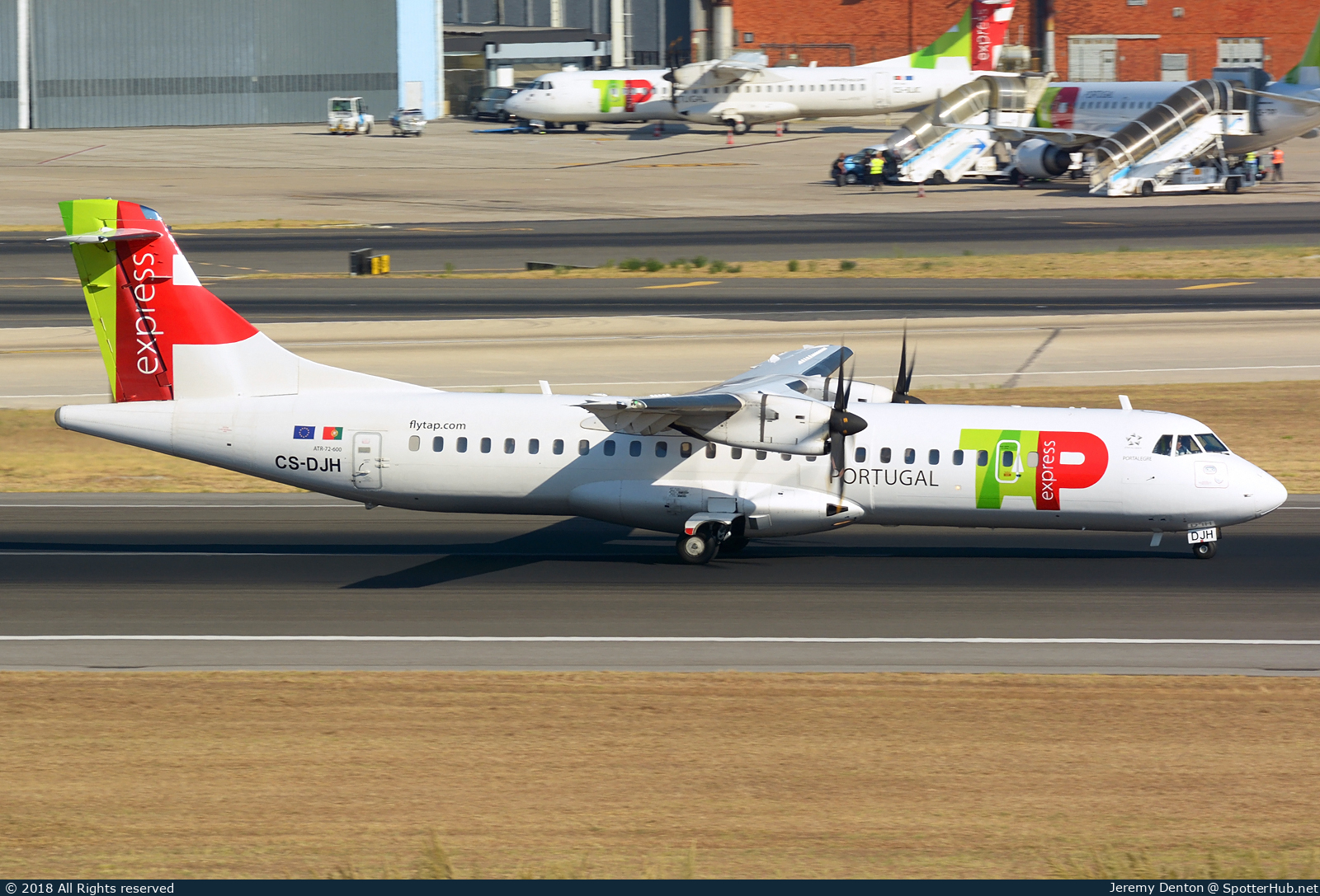 Photo of CS-DJH - ATR 72-600 operated by TAP Express (opb White Airways)