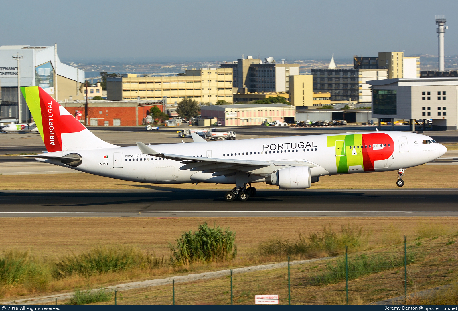 Photo of CS-TOE - Airbus A330-223 operated by TAP Air Portugal