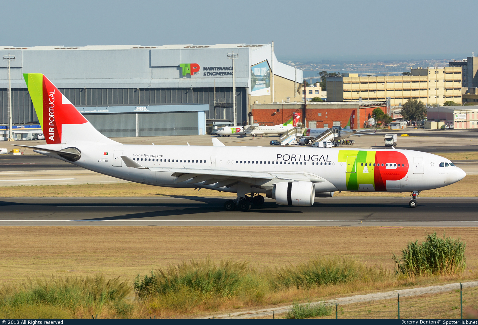 Photo of CS-TOI - Airbus A330-223 operated by TAP Air Portugal