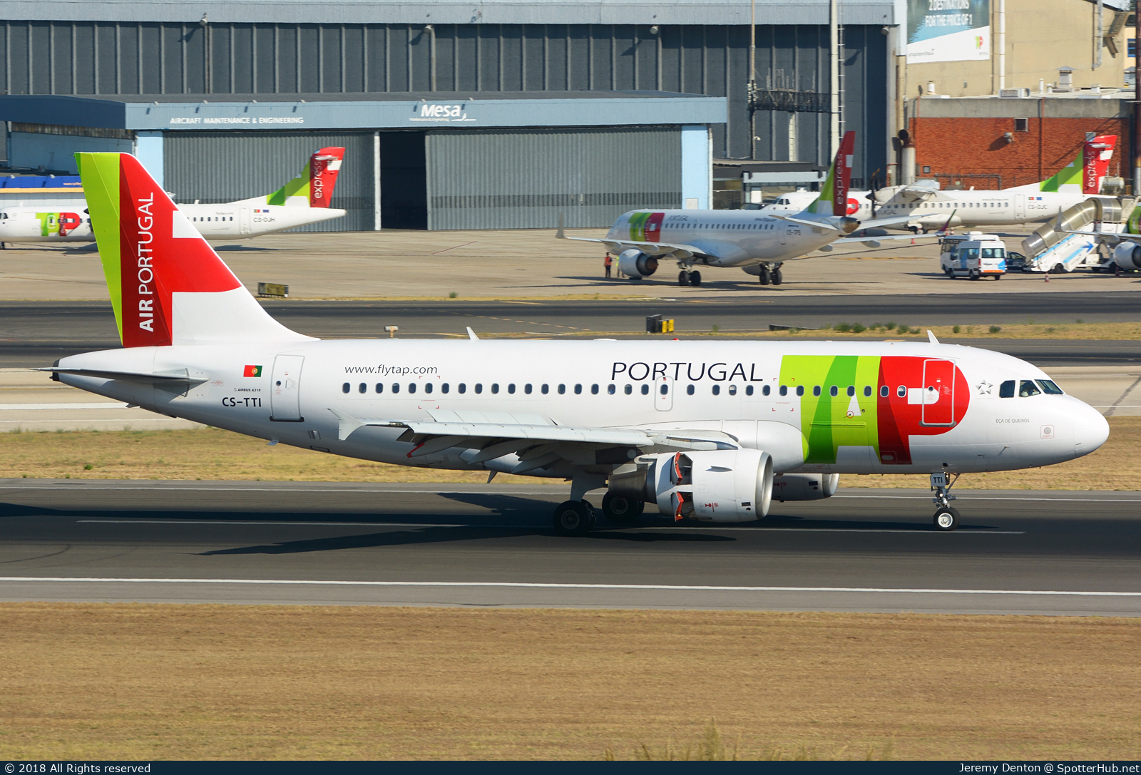 Photo of CS-TTI - Airbus A319-111 operated by TAP Air Portugal