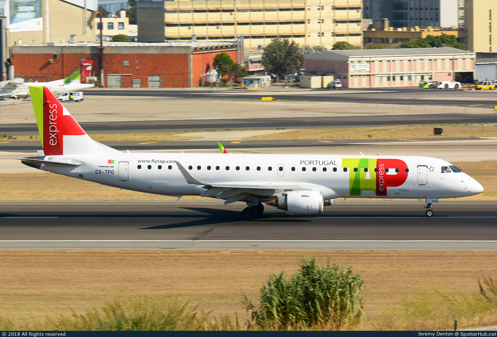 Photo of CS-TPO - Embraer ERJ-190LR operated by TAP Express (opb Portugália Airlines)