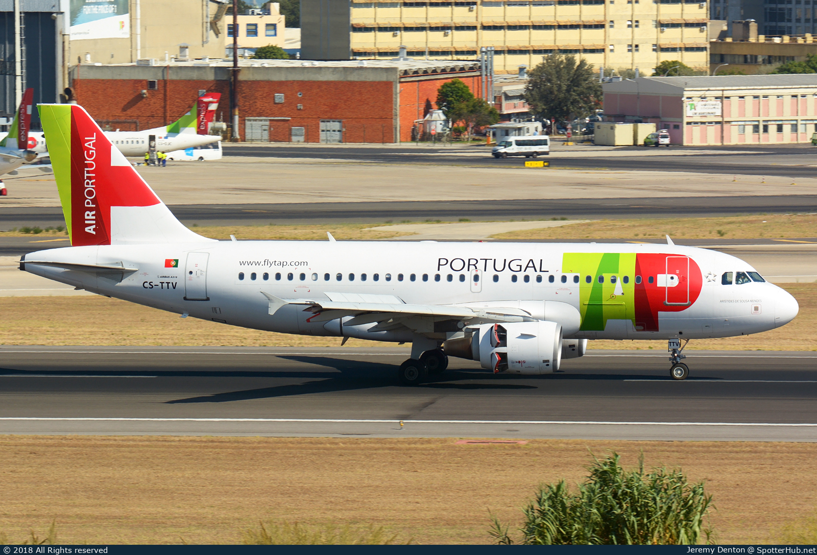 Photo of CS-TTV - Airbus A319-112 operated by TAP Air Portugal