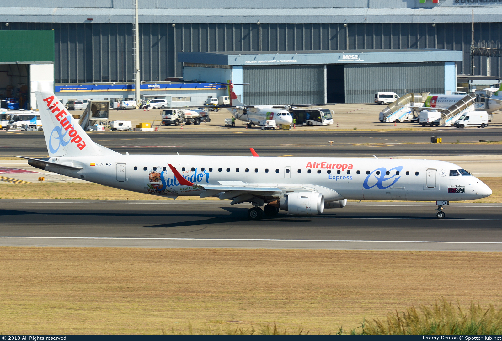 Photo of EC-LKX - Embraer ERJ-195LR operated by Air Europa Express (opb Aeronova)