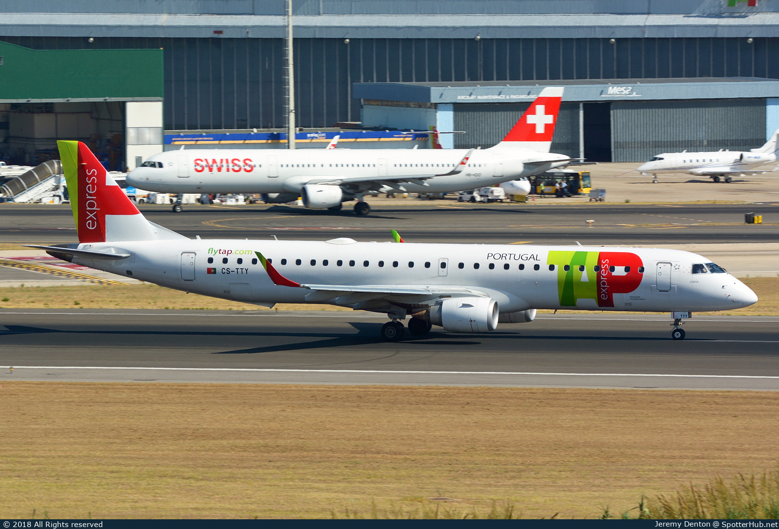 Photo of CS-TTY - Embraer ERJ-195AR operated by TAP Express (opb Portugália Airlines)