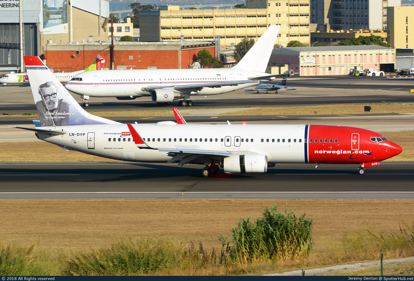 Photo of LN-DYP - Boeing 737-8JP operated by Norwegian Air Shuttle