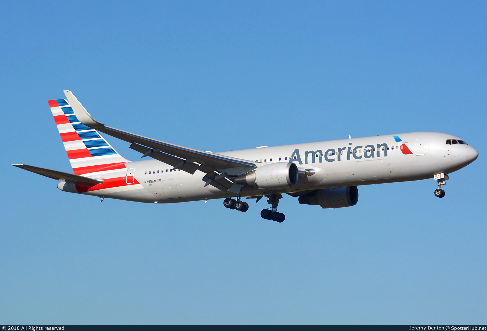 Photo of N395AN - Boeing 767-323(ER) operated by American Airlines