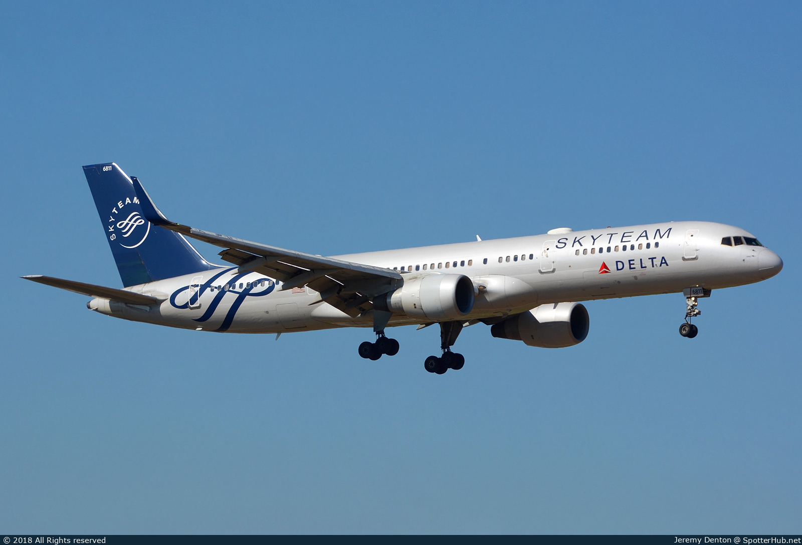 Photo of N705TW - Boeing 757-231 operated by Delta Air Lines