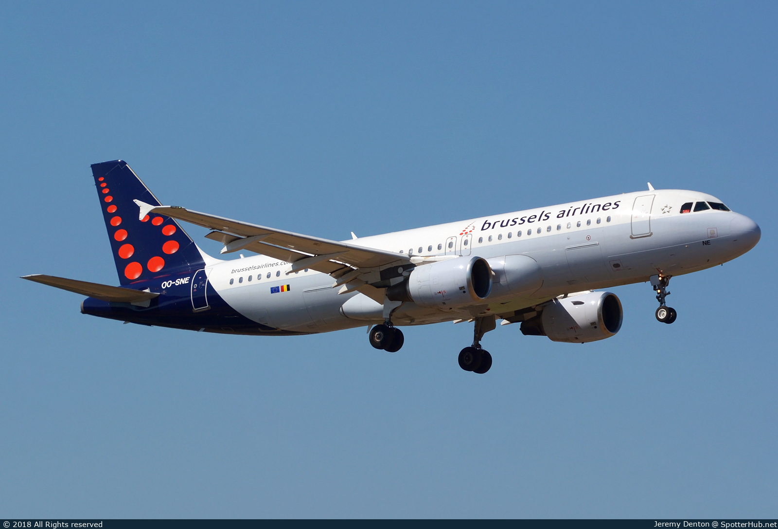 Photo of OO-SNE - Airbus A320-214 operated by Brussels Airlines