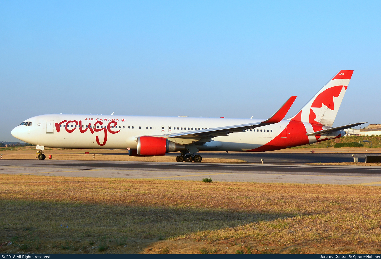 Photo of C-GHLU - Boeing 767-333(ER) operated by Air Canada Rouge
