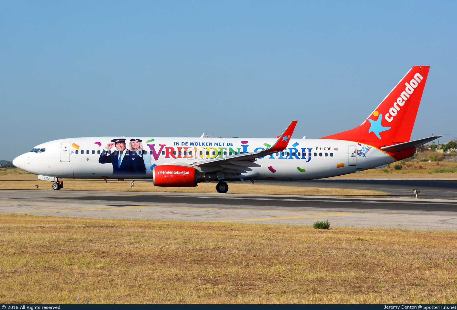Photo of PH-CDF - Boeing 737-804 operated by Corendon Dutch Airlines