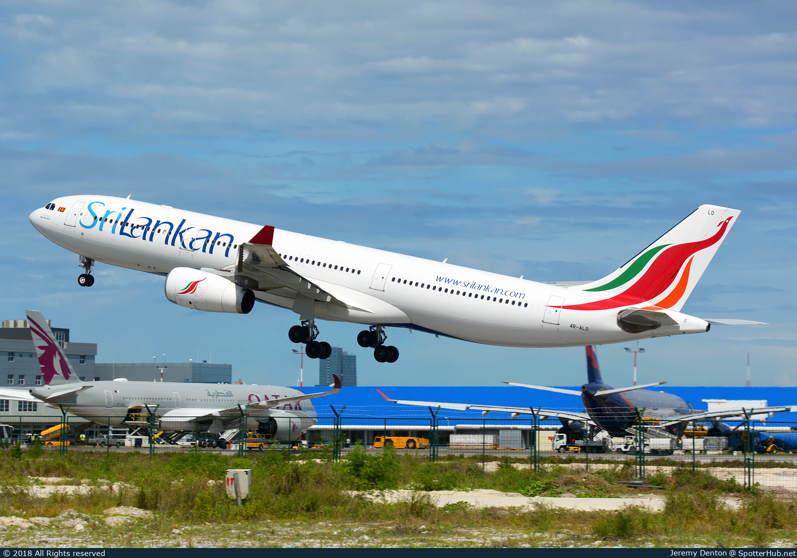 Photo of 4R-ALO - Airbus A330-343 operated by SriLankan Airlines