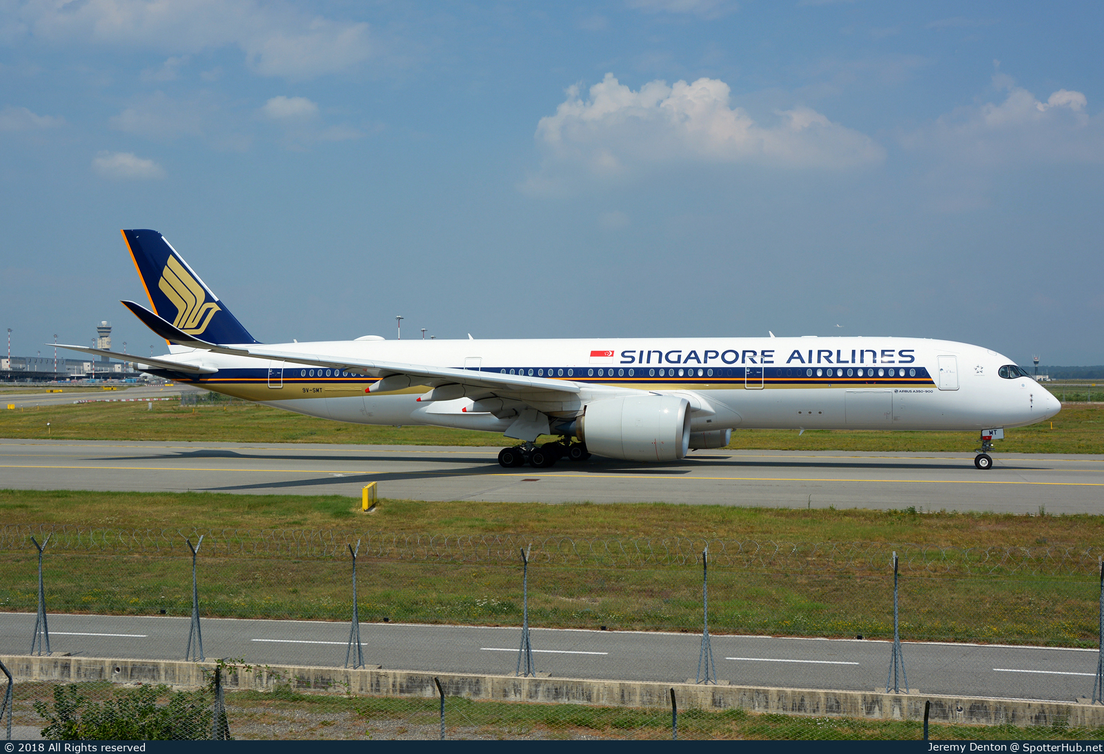 Photo of 9V-SMT - Airbus A350-941 operated by Singapore Airlines