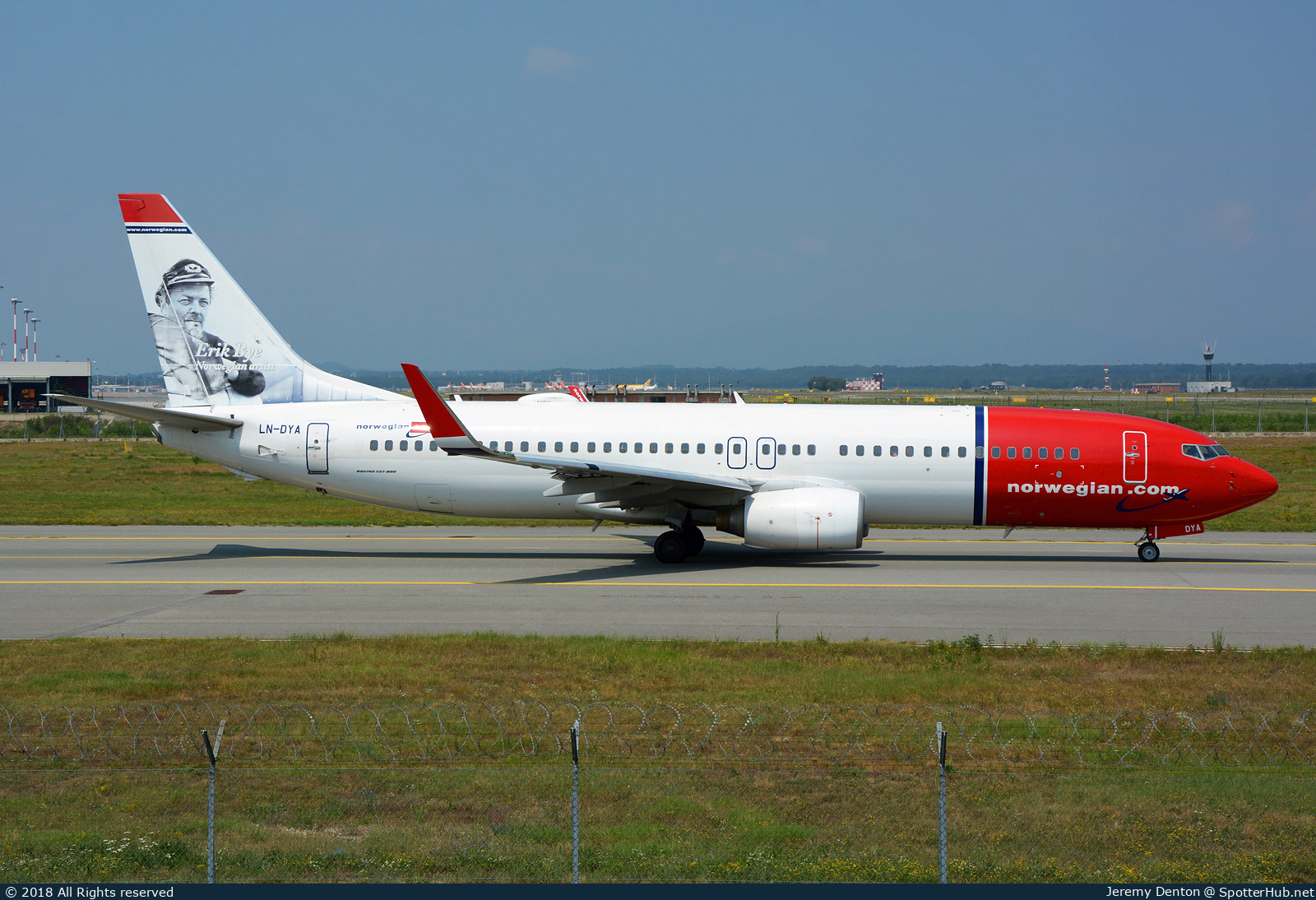 Photo of LN-DYA - Boeing 737-8JP operated by Norwegian Air Shuttle
