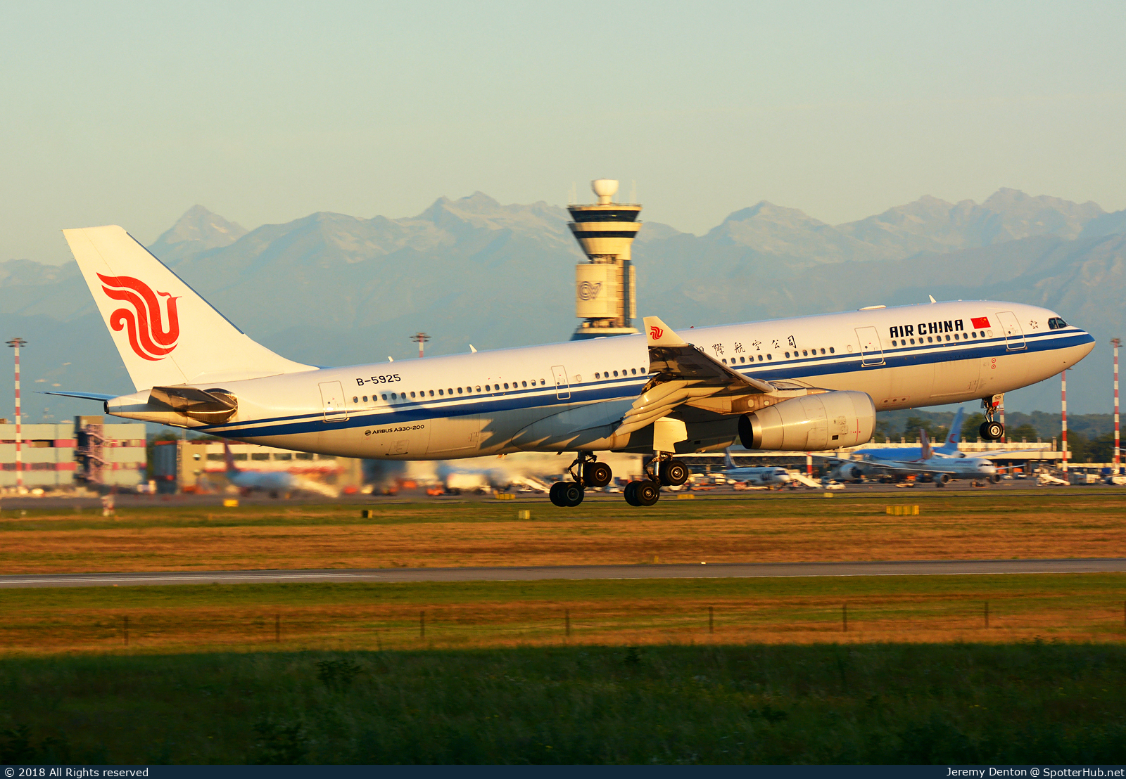 Photo of B-5925 - Airbus A330-243 operated by Air China
