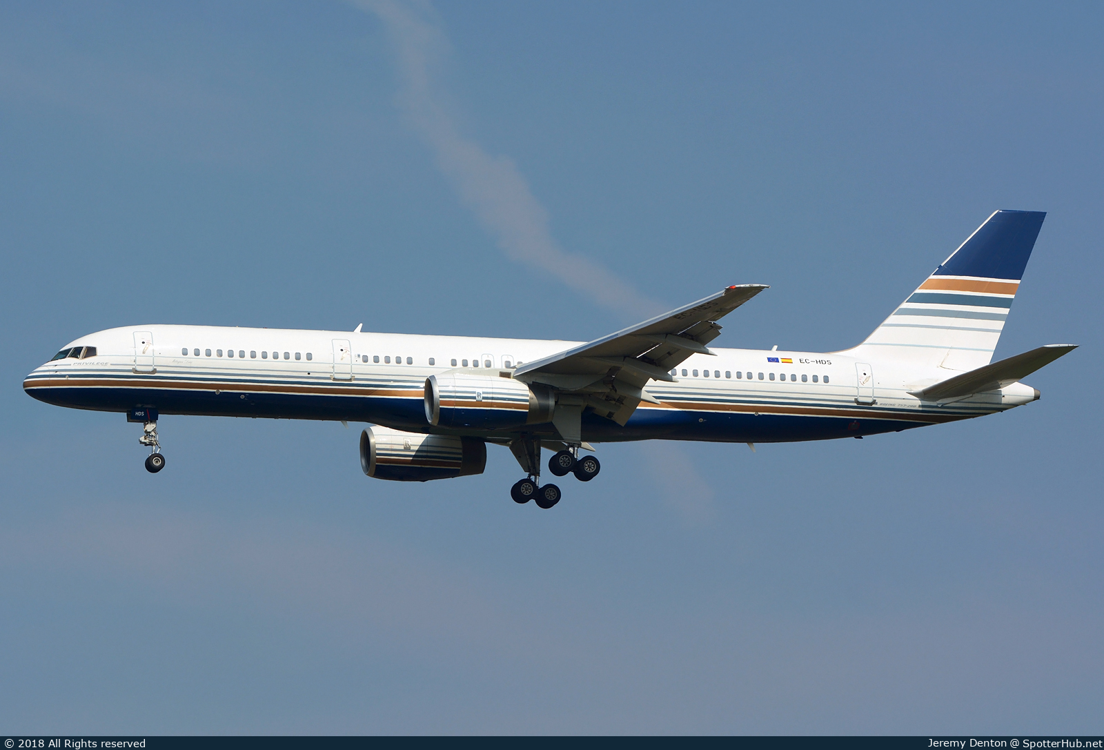 Photo of EC-HDS - Boeing 757-256 operated by Privilege Style