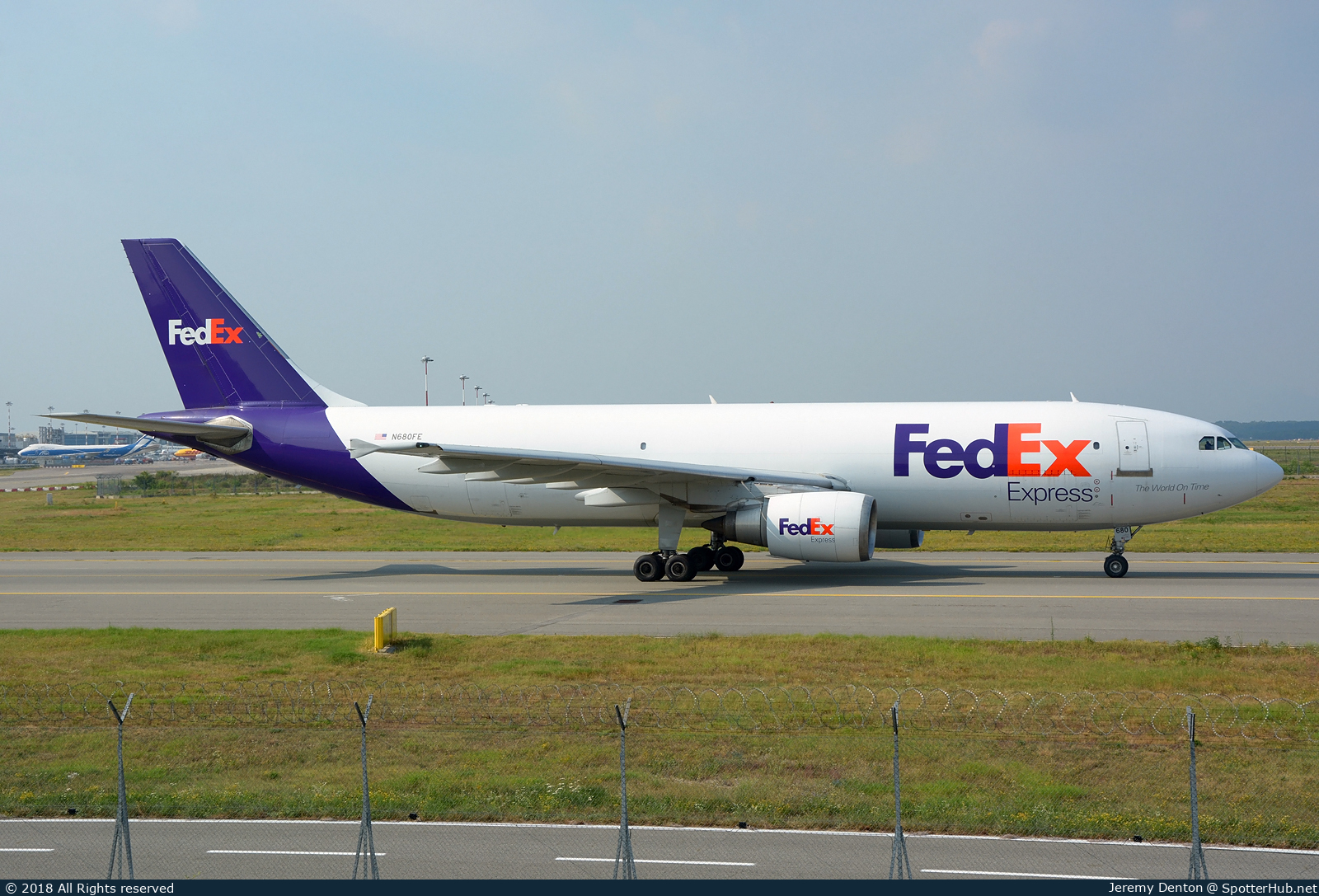 Photo of N680FE - Airbus A300F4-605R operated by FedEx