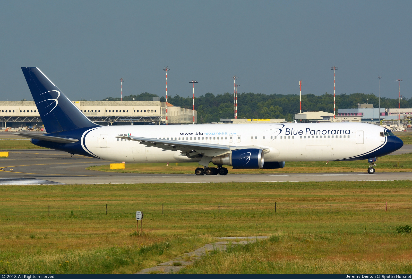 Photo of I-BPAD - Boeing 767-3X2(ER) operated by Blue Panorama Airlines