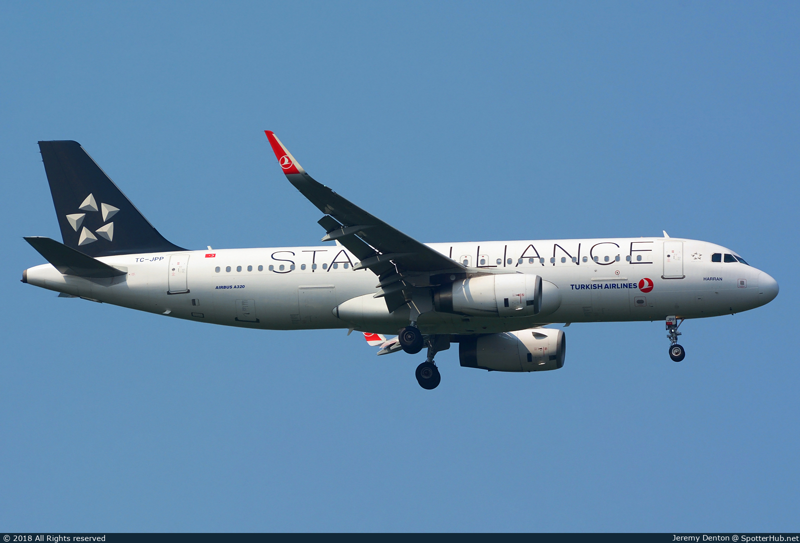 Photo of TC-JPP - Airbus A320-232 operated by Turkish Airlines