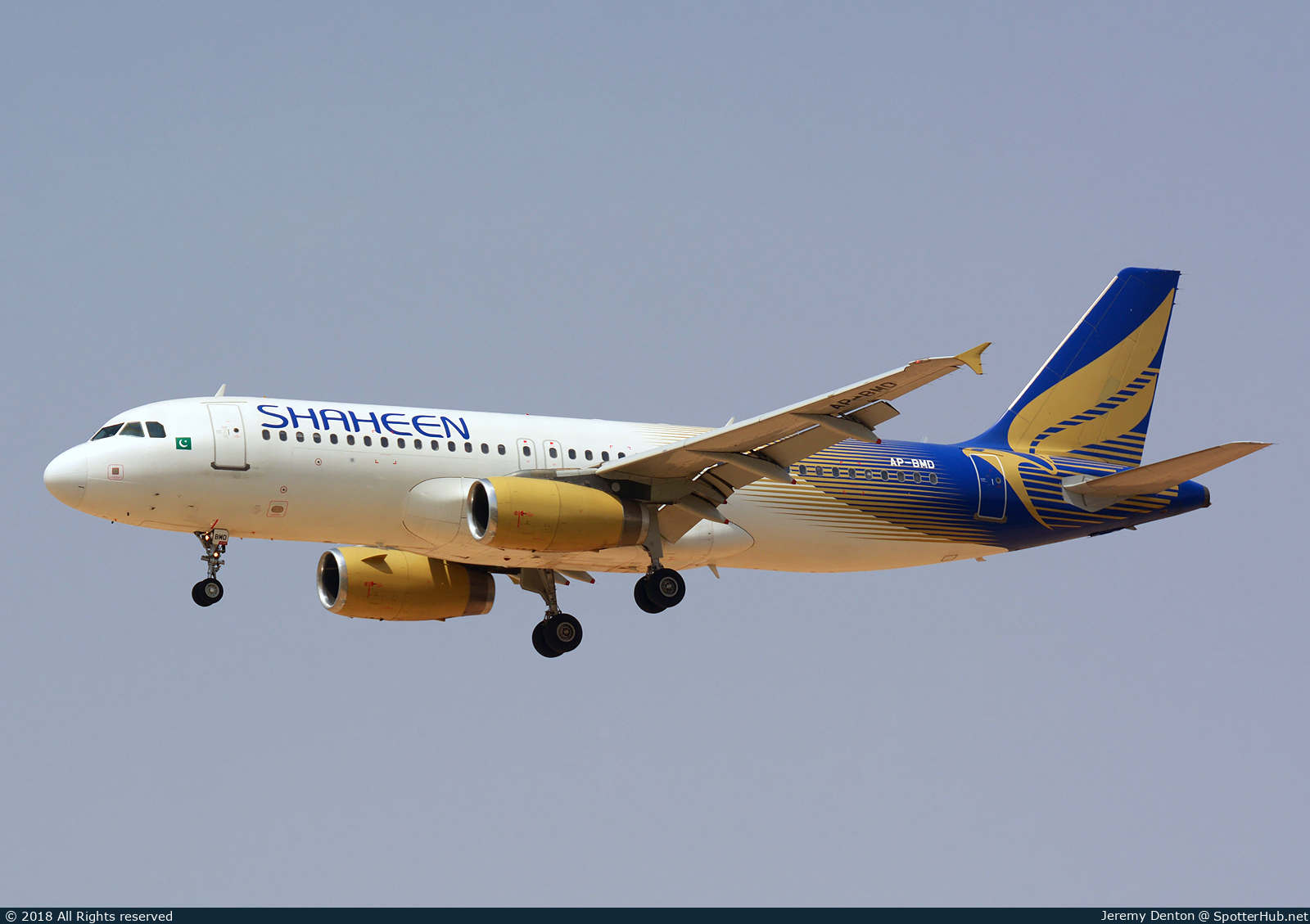 Photo of AP-BMD - Airbus A320-232 operated by Shaheen Air