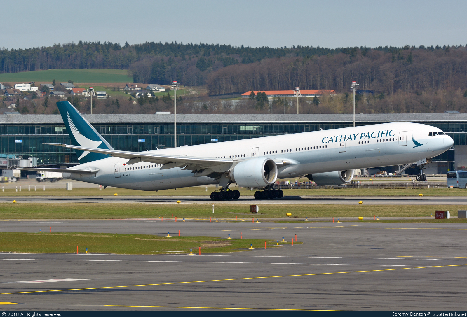 Photo of B-KPV - Boeing 777-367(ER) operated by Cathay Pacific Airways