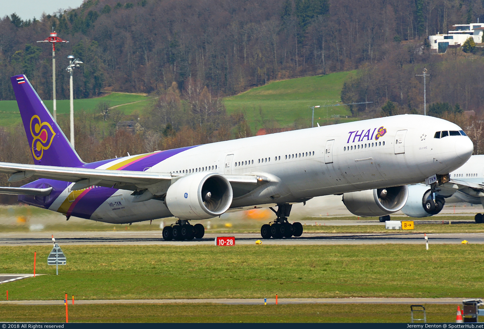 Photo of HS-TKM - Boeing 777-3AL(ER) operated by Thai Airways International