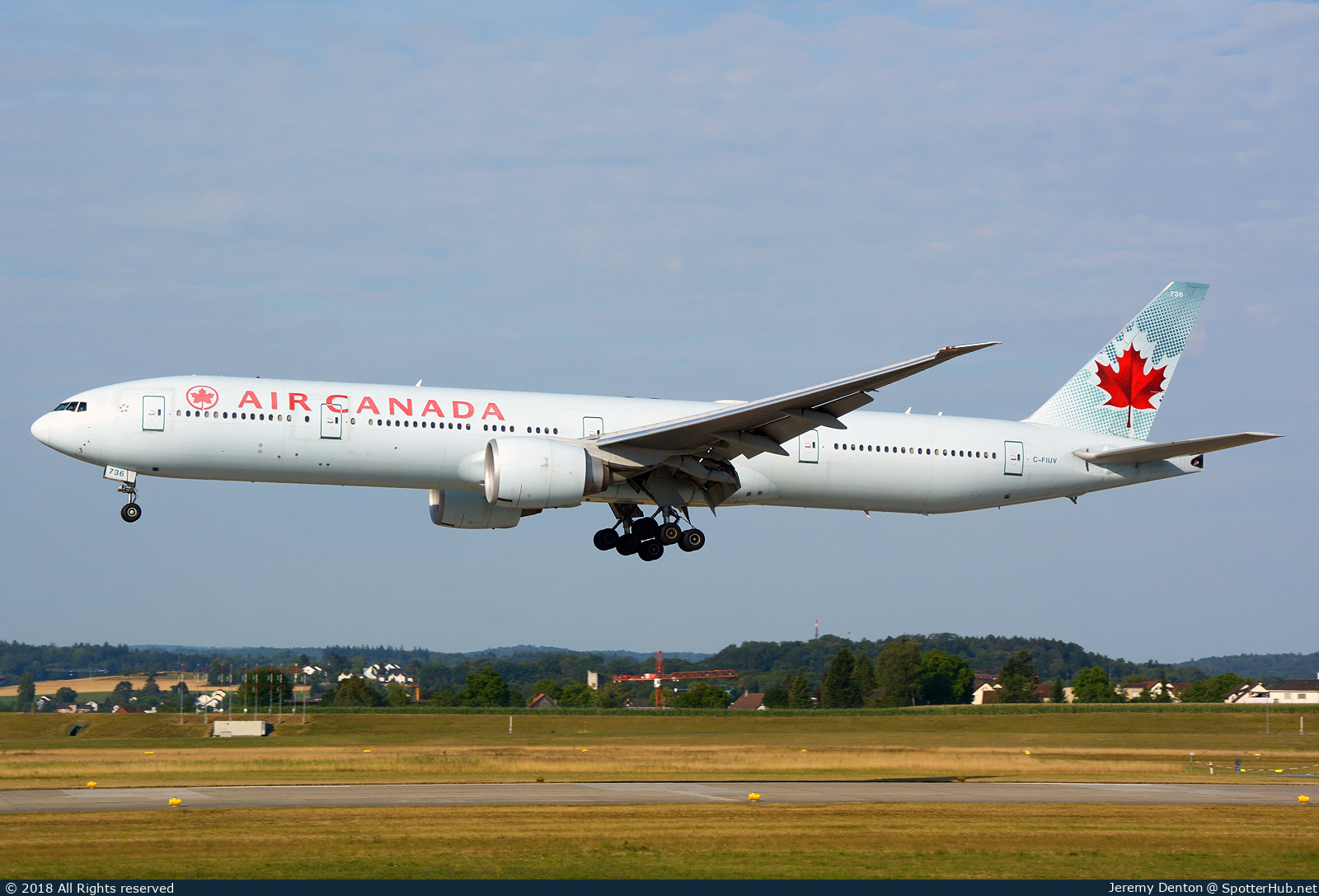 Photo of C-FIUV - Boeing 777-333(ER) operated by Air Canada