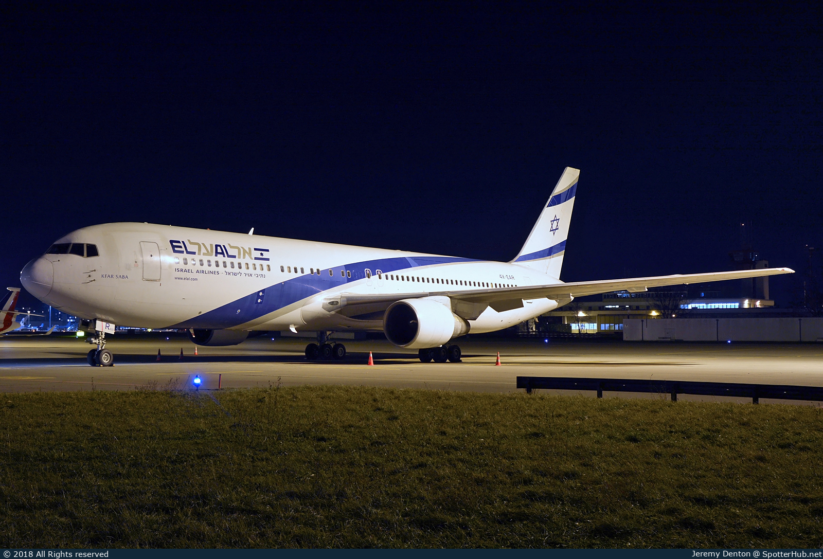Photo of 4X-EAR - Boeing 767-352(ER) operated by El Al Israel Airlines