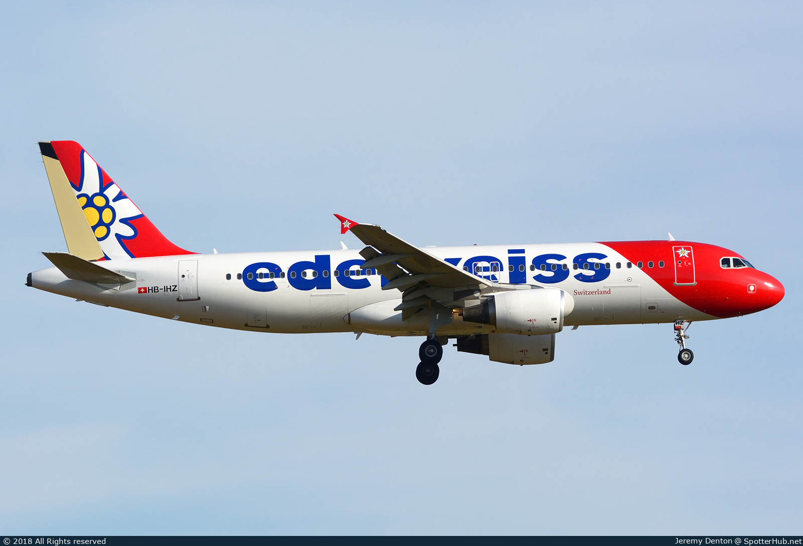 Photo of HB-IHZ - Airbus A320-214 operated by Edelweiss Air