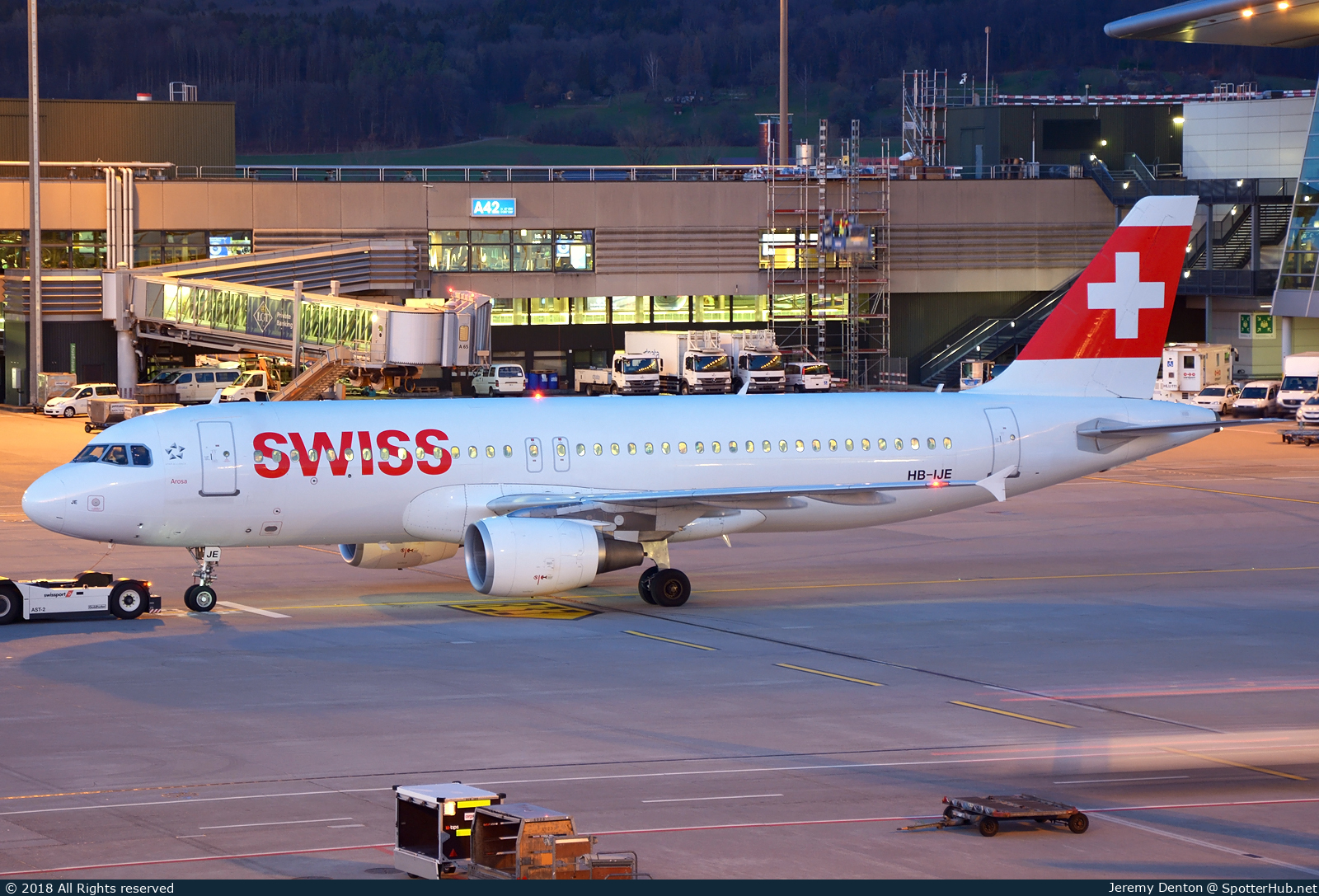 Photo of HB-IJE - Airbus A320-214 operated by Swiss International Air Lines
