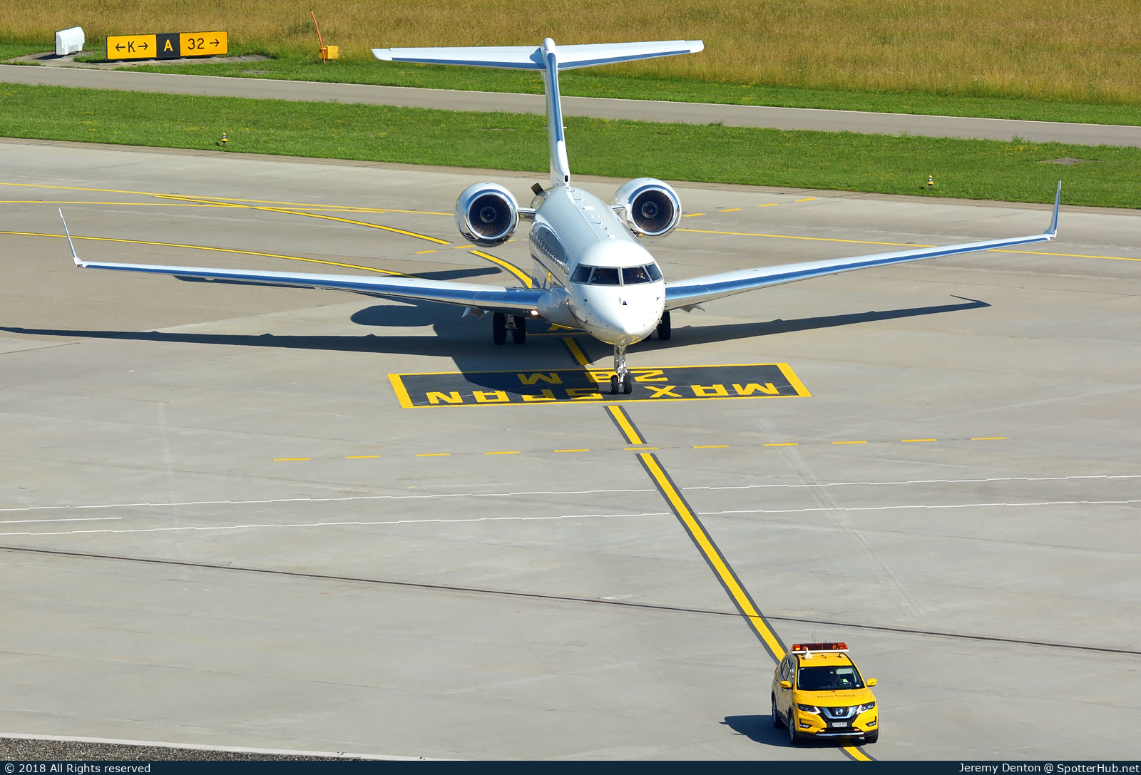 Photo of CS-GLA - Bombardier Global 6000 operated by NetJets Europe