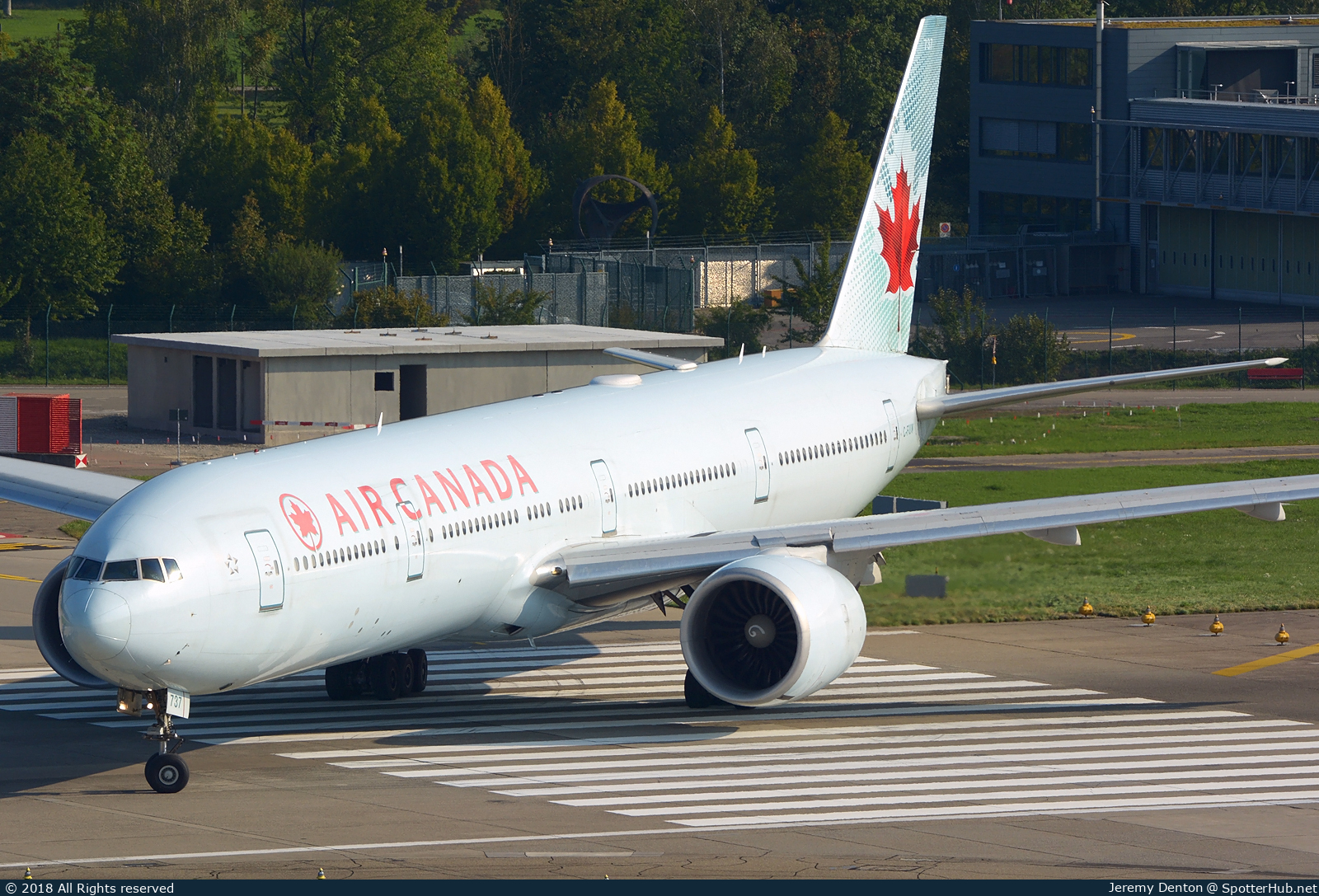 Photo of C-FIUW - Boeing 777-333(ER) operated by Air Canada