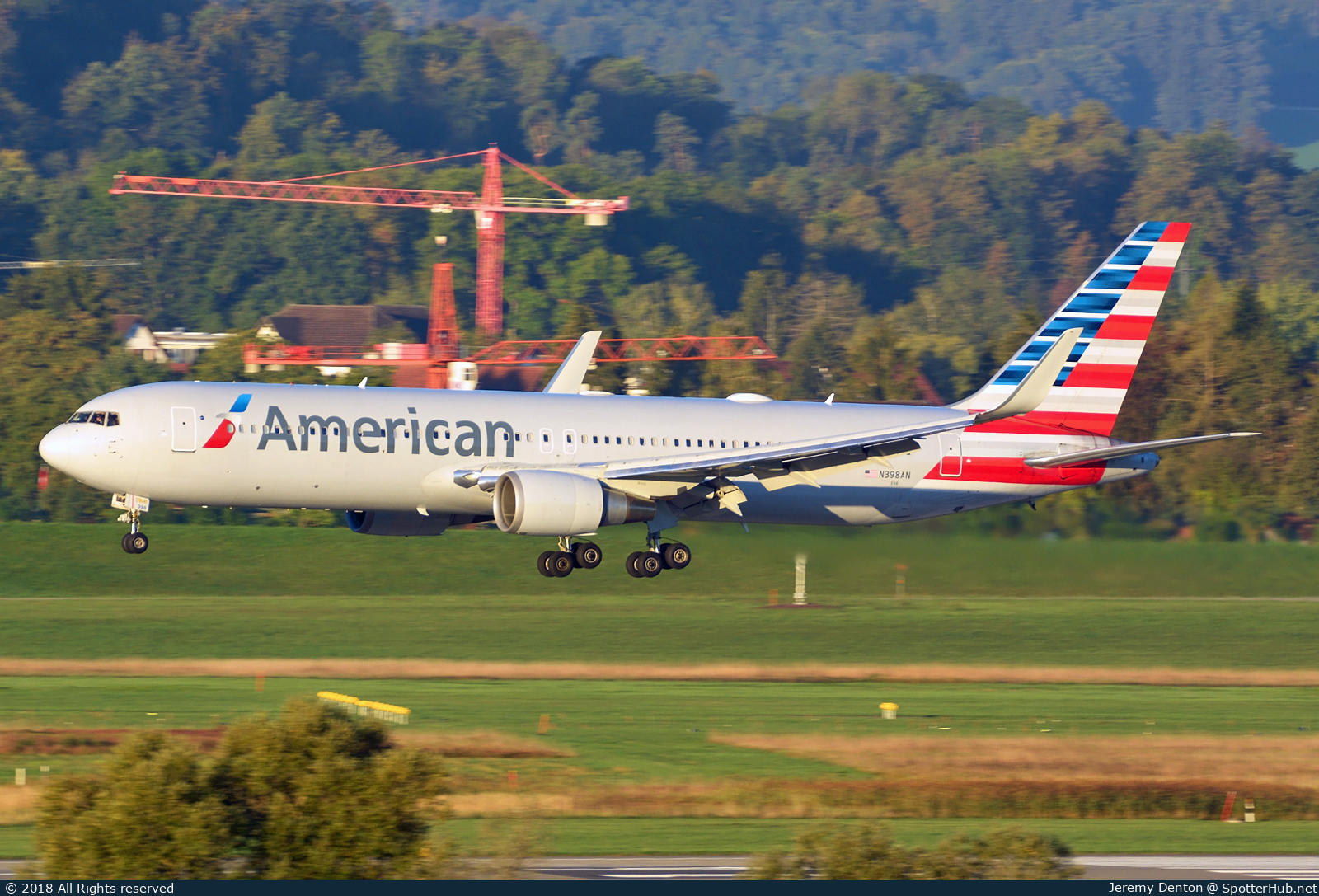 Photo of N398AN - Boeing 767-323(ER) operated by American Airlines