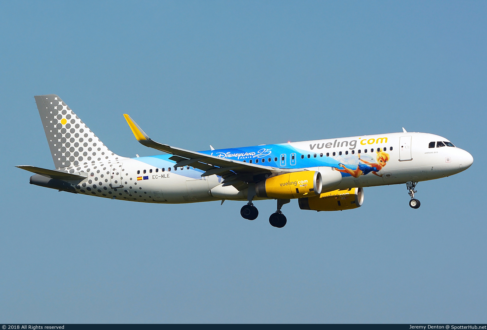 Photo of EC-MLE - Airbus A320-232 operated by Vueling