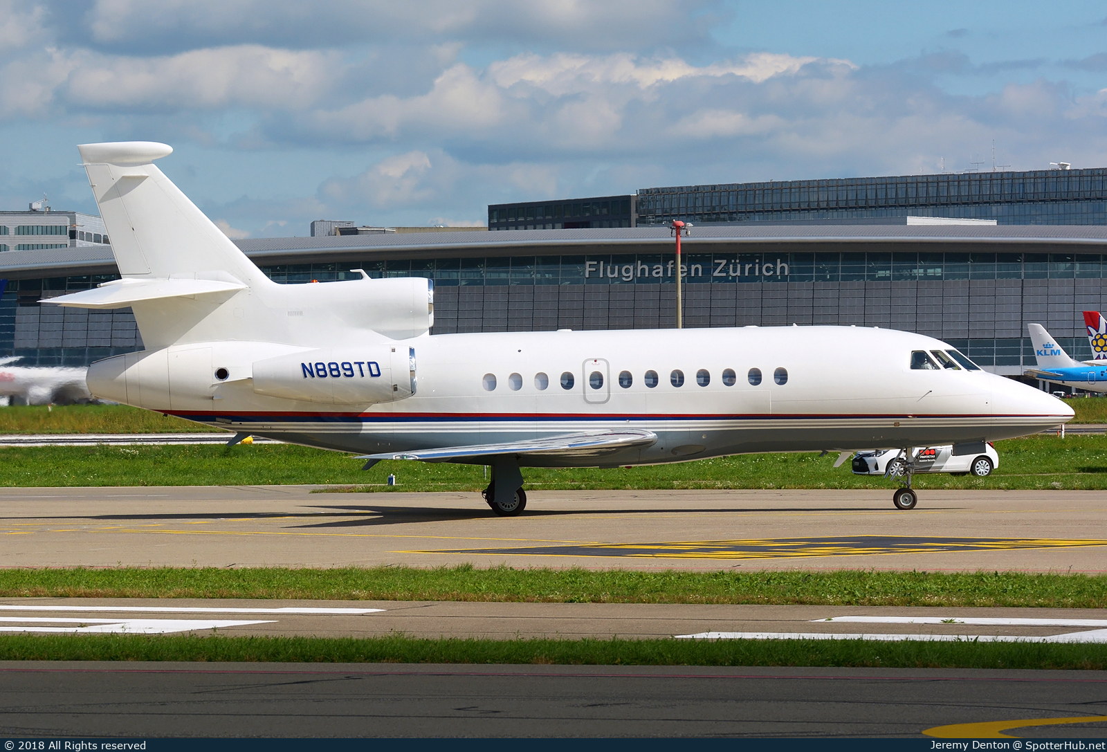 Photo of N889TD - Dassault Falcon 900EX operated by Executive Jet Management