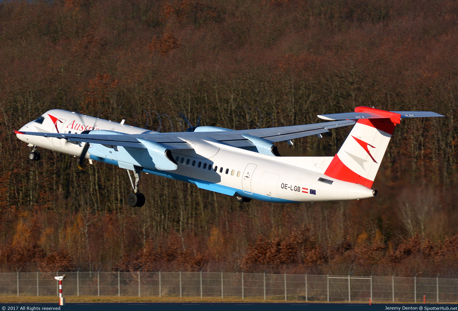 Photo of OE-LGB - Bombardier DHC-8-402 Dash 8 Q400 operated by Austrian Airlines