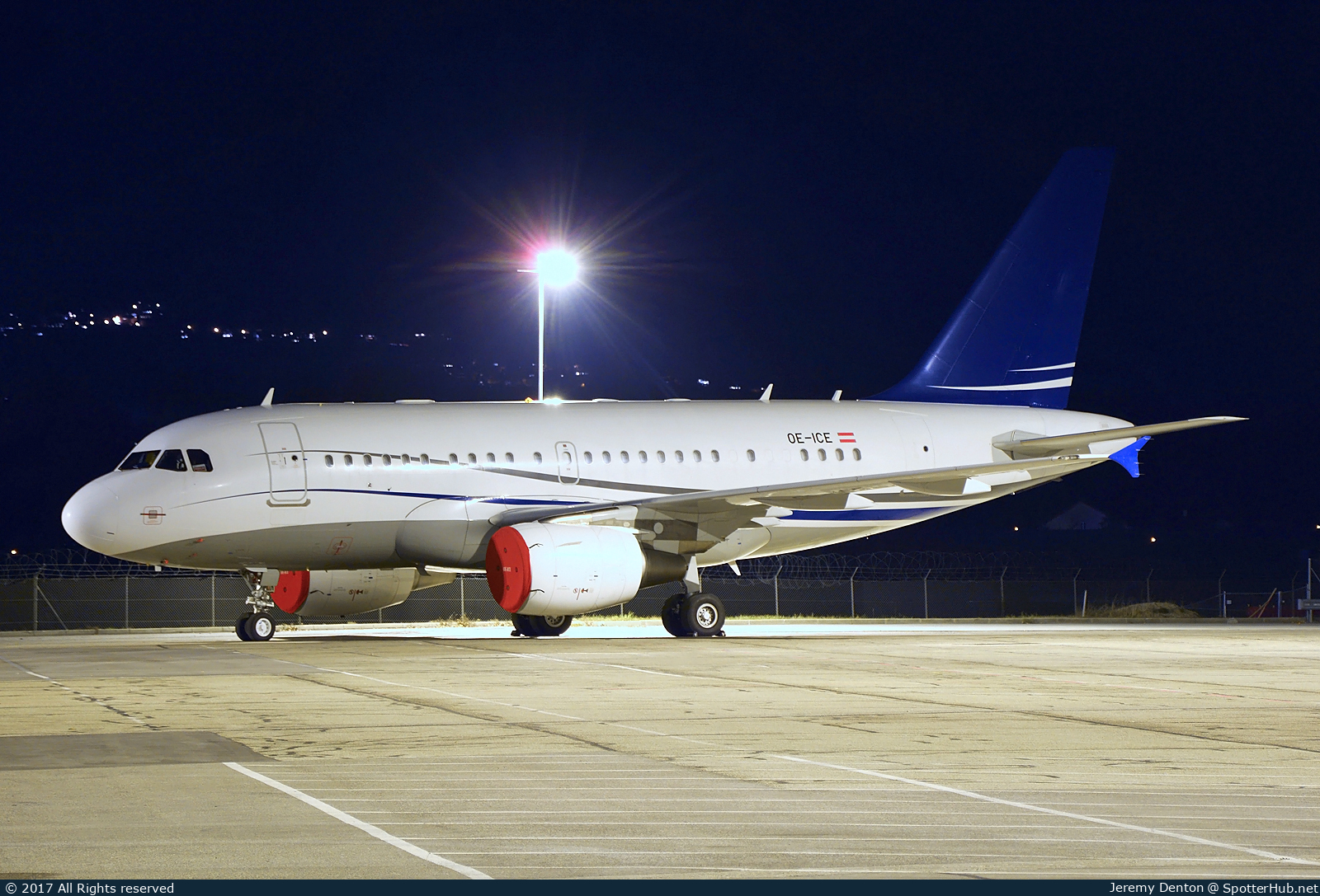Photo of OE-ICE - Airbus A319-133(CJ) operated by MJet