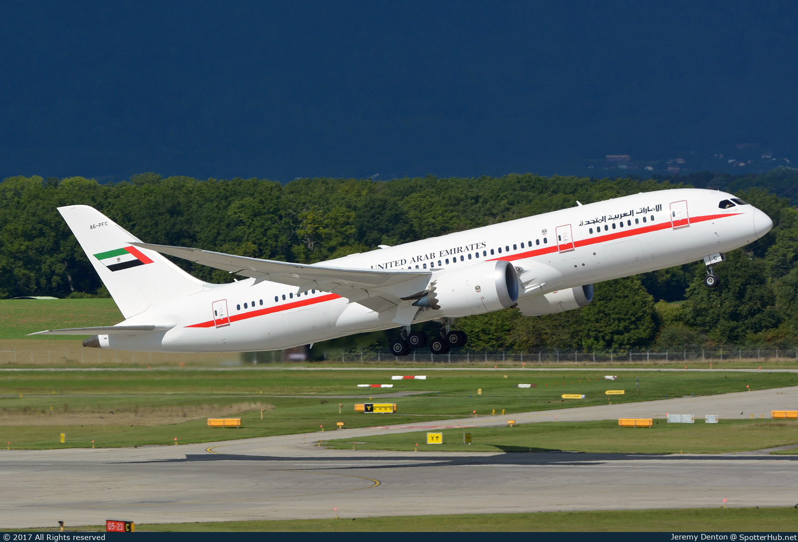 Photo of A6-PFC - Boeing 787-8 Dreamliner operated by United Arab Emirates Presidential Flight