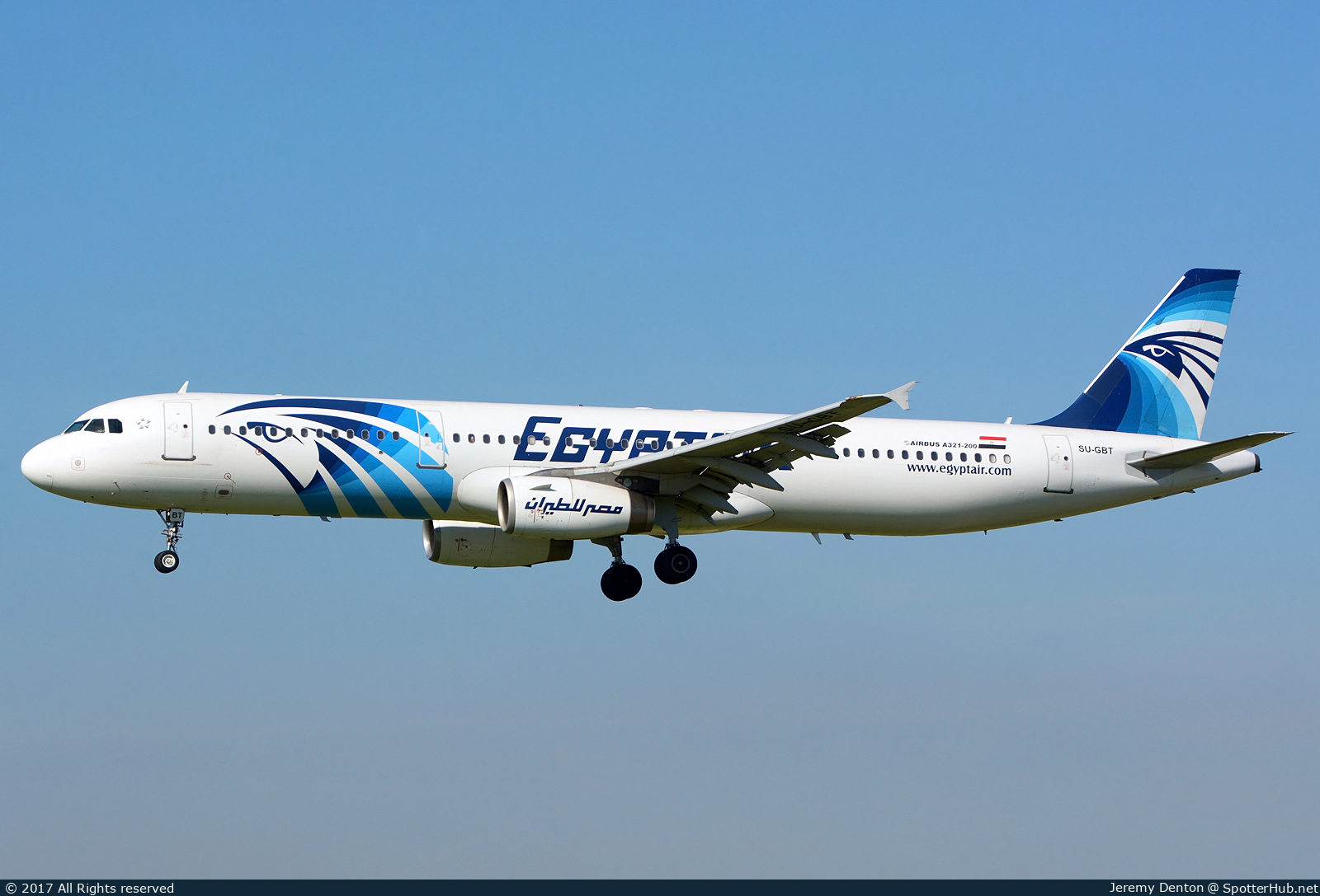 Photo of SU-GBT - Airbus A321-231 operated by Egyptair