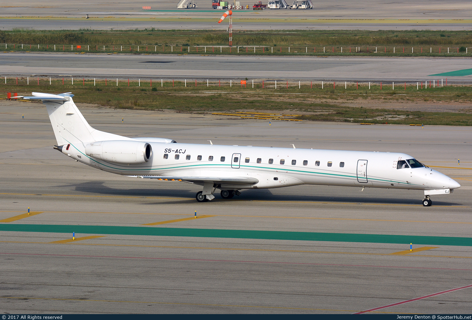 Photo of S5-ACJ - Embraer ERJ-145LU operated by Amelia International