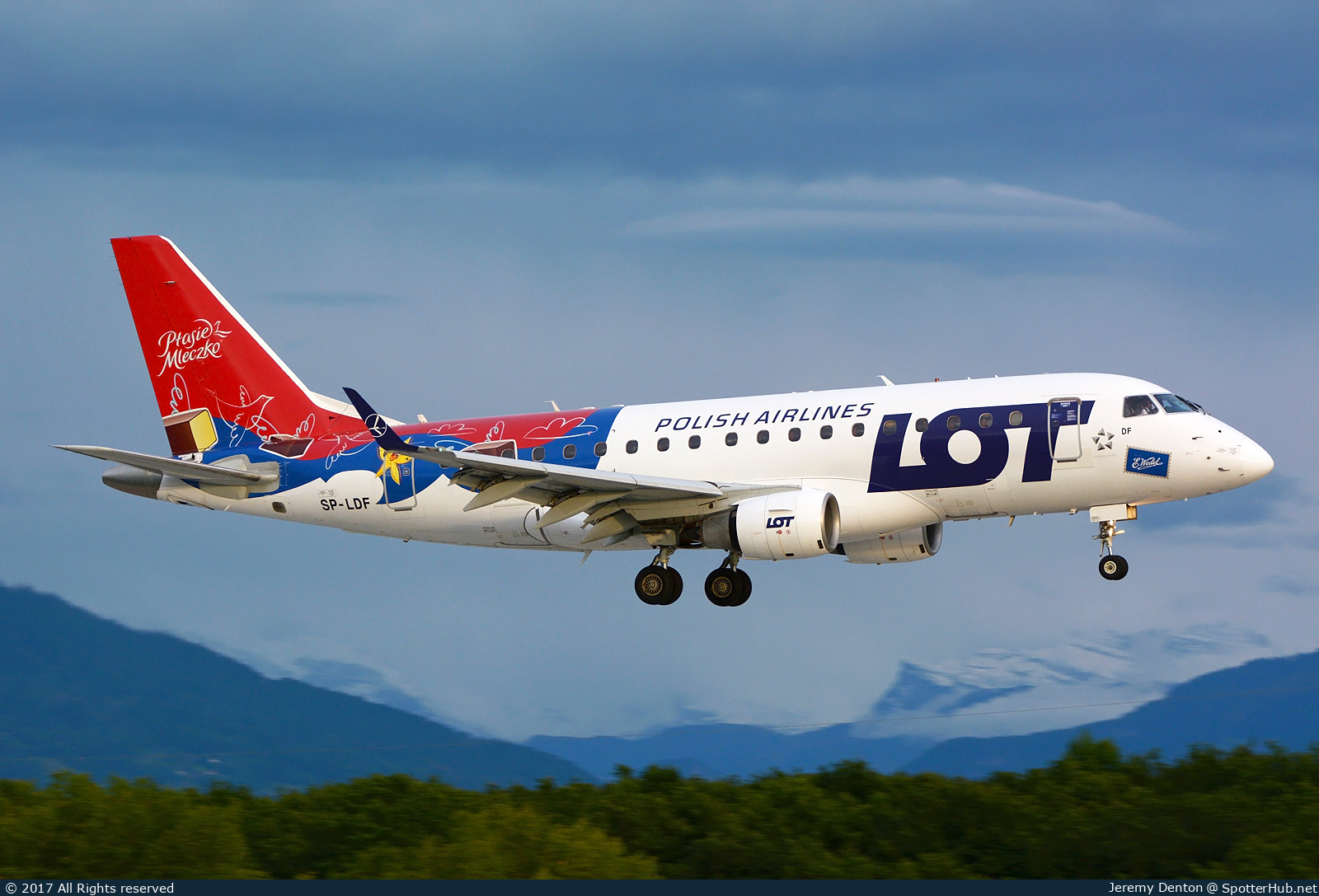 Photo of SP-LDF - Embraer ERJ-170LR operated by LOT Polish Airlines